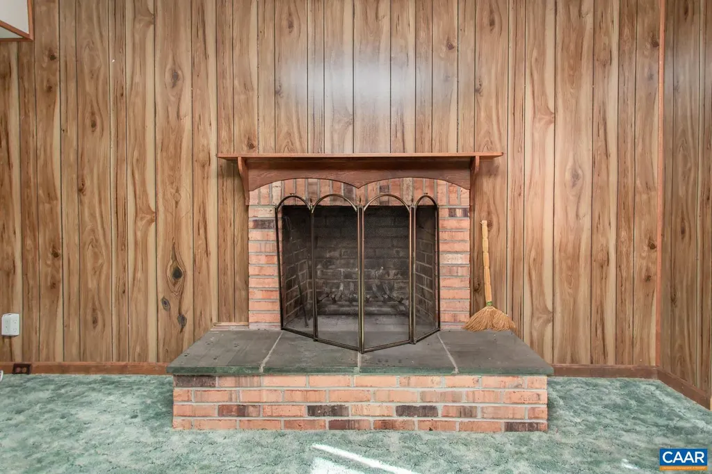 207 Pineridge Lane Charlottesville VA 22911