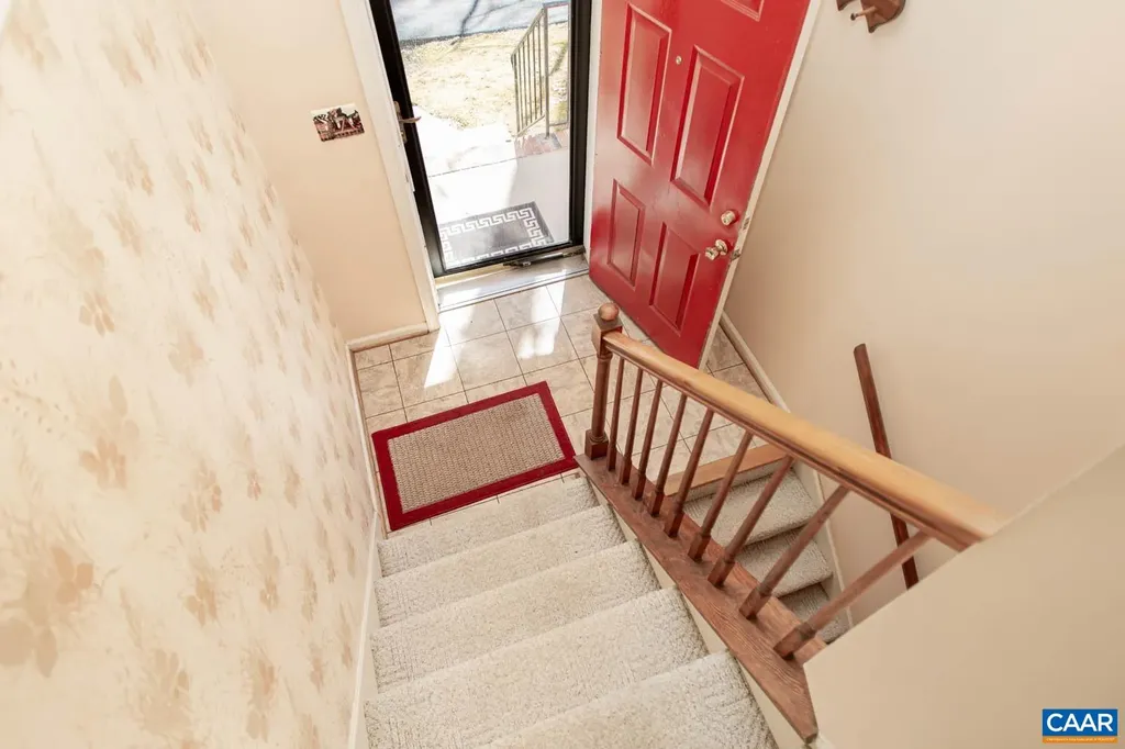 207 Pineridge Lane Charlottesville VA 22911