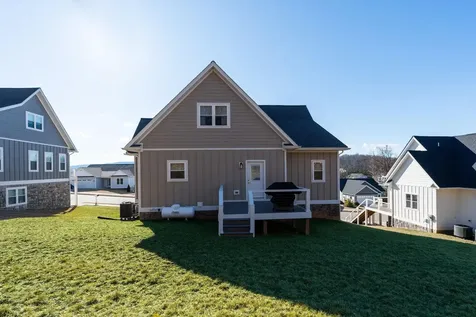 39 Mcilwee Lane Staunton VA 24401