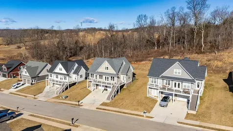 39 Mcilwee Lane Staunton VA 24401