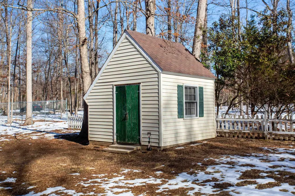 4296 Campbell Road Troy VA 22974