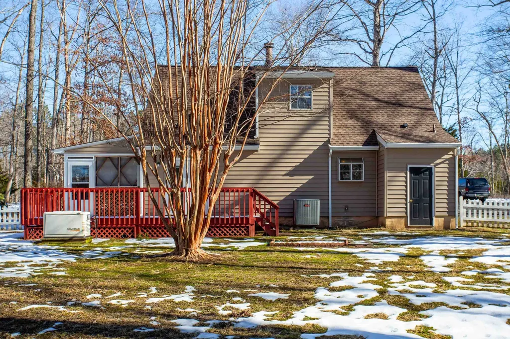 4296 Campbell Road Troy VA 22974