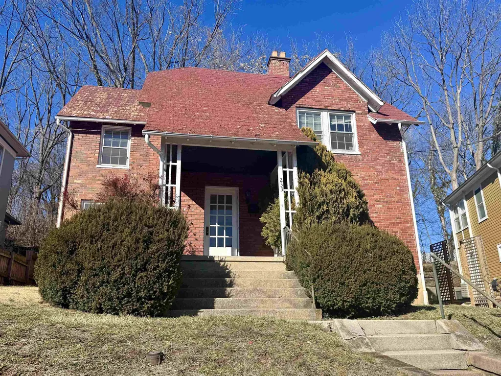 233 Sycamore Street Staunton VA 24401