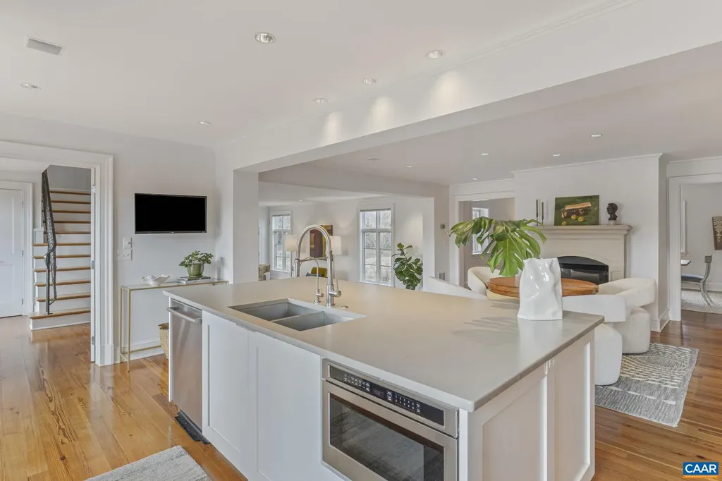 7537 Rockfish Gap Turnpike Greenwood VA 22943