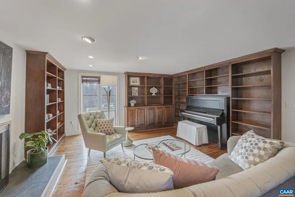 7537 Rockfish Gap Turnpike Greenwood VA 22943