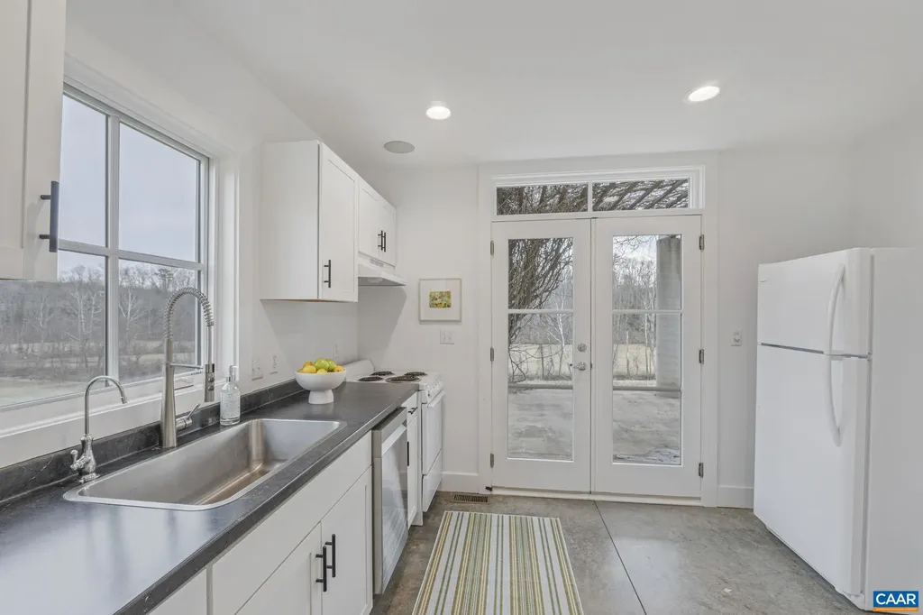 7537 Rockfish Gap Turnpike Greenwood VA 22943