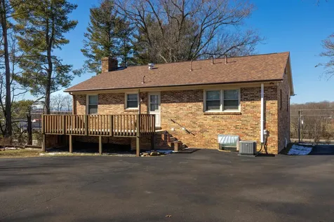 30 Villa Lane Waynesboro VA 22980