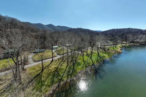 4551 Grove Hill River Road Shenandoah VA 22849