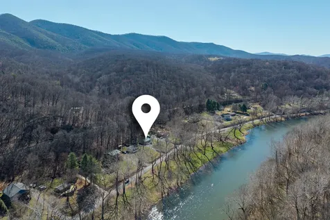 4551 Grove Hill River Road Shenandoah VA 22849