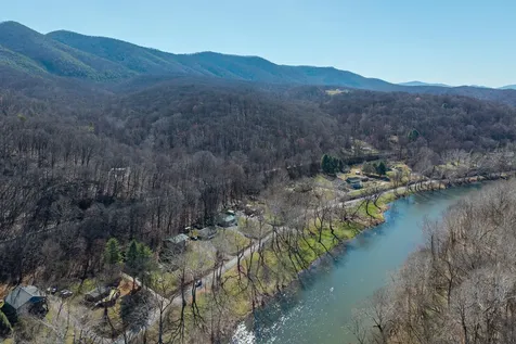 4551 Grove Hill River Road Shenandoah VA 22849