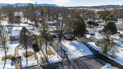 2524 Cortland Street Waynesboro VA 22980