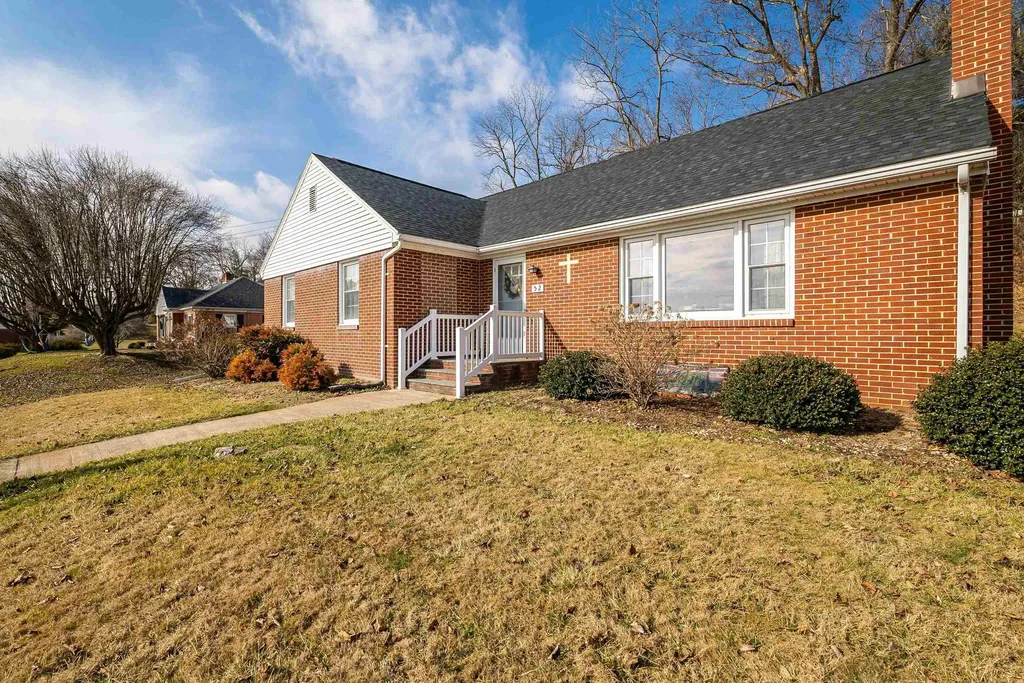 52 Herron Street Mount Sidney VA 24467