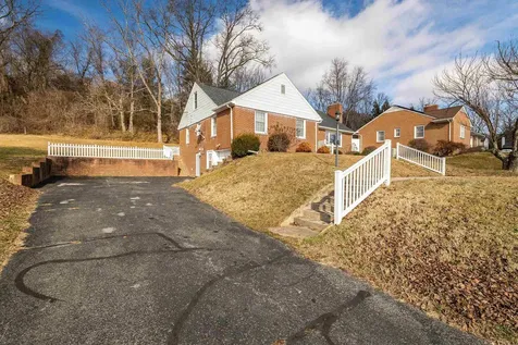 52 Herron Street Mount Sidney VA 24467