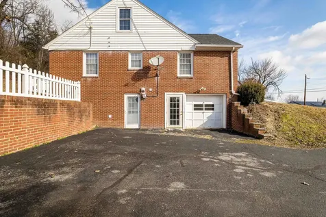 52 Herron Street Mount Sidney VA 24467
