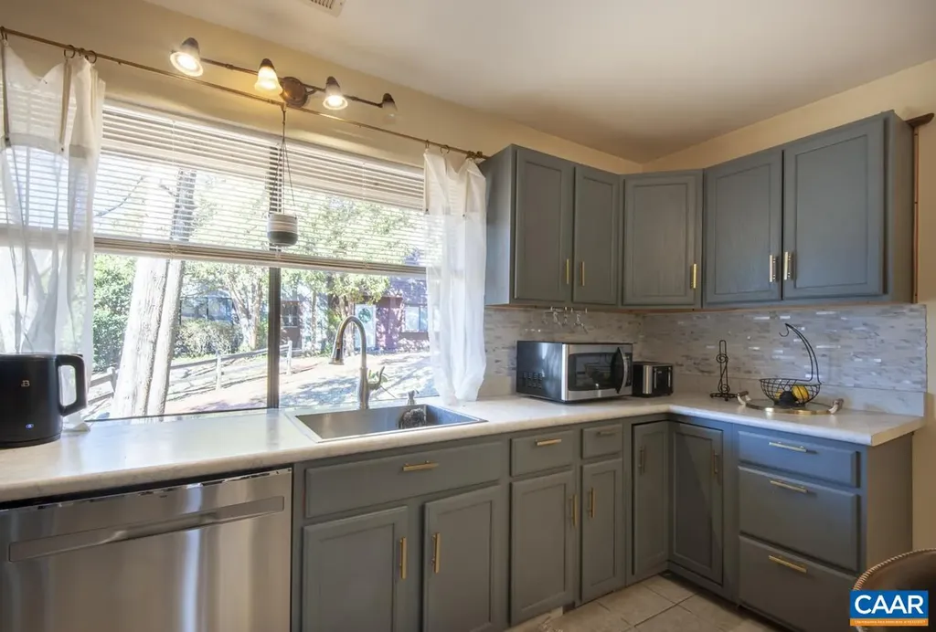 92 Woodlake Drive Charlottesville VA 22901