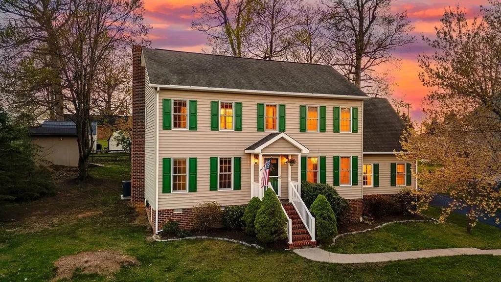 15 Teaberry Place Fishersville VA 22939
