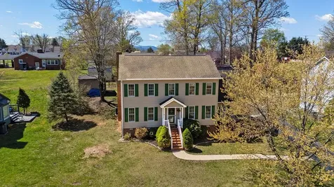 15 Teaberry Place Fishersville VA 22939