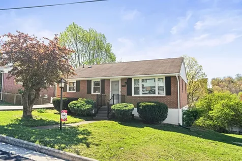 2204 Davis Street Staunton VA 24401