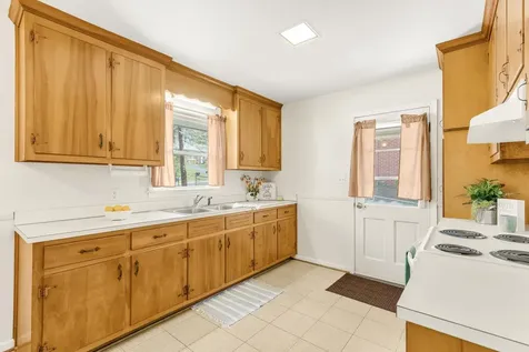 2204 Davis Street Staunton VA 24401