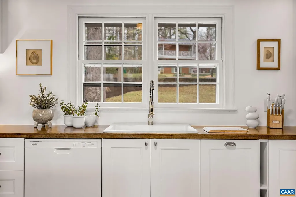 2621 Jefferson Park Circle Charlottesville VA 22903