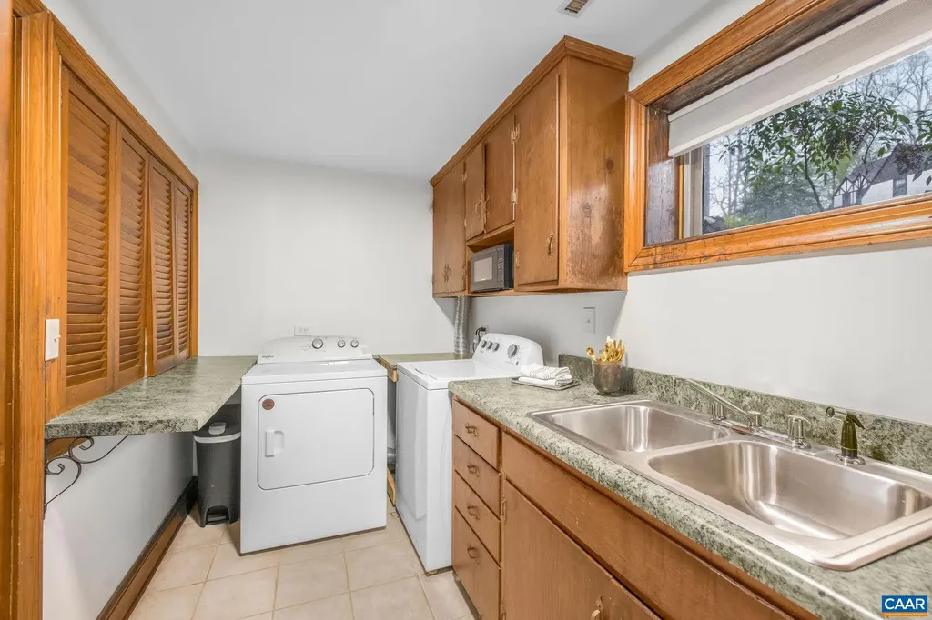 2621 Jefferson Park Circle Charlottesville VA 22903