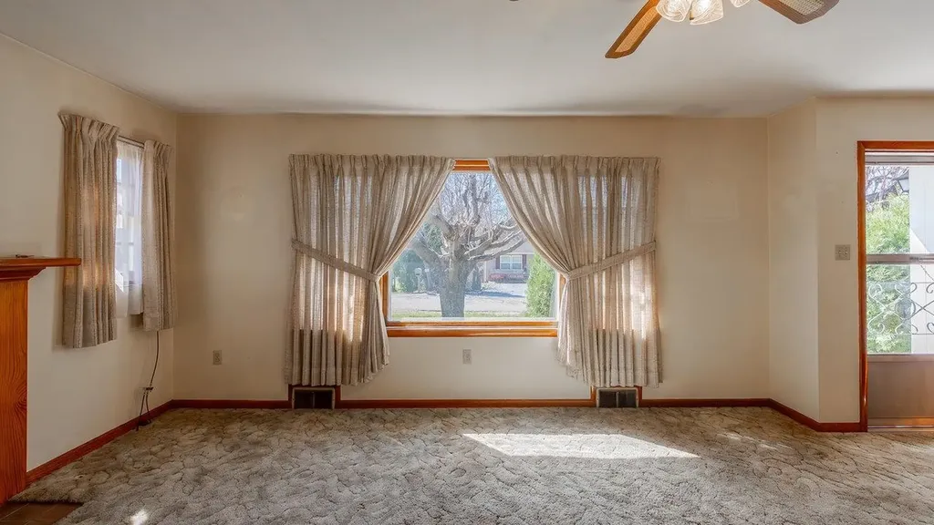 338 Fairfax Avenue Elkton VA 22827