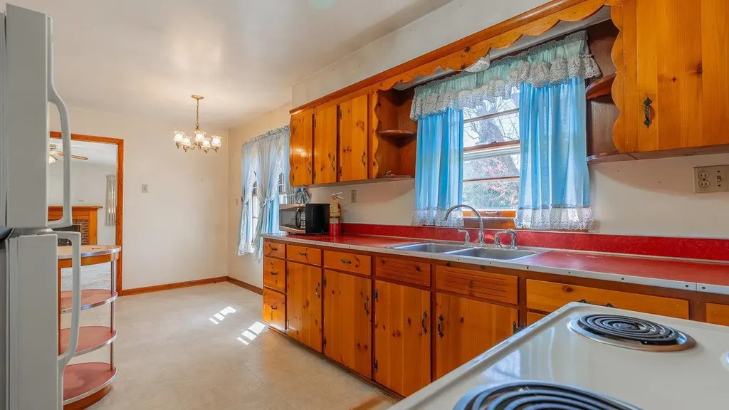 338 Fairfax Avenue Elkton VA 22827