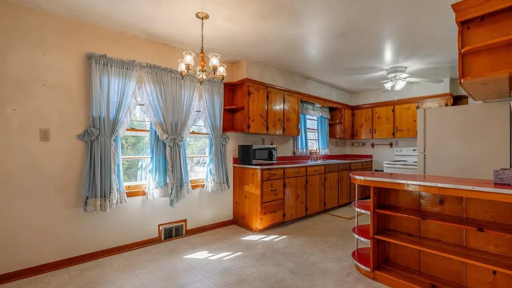 338 Fairfax Avenue Elkton VA 22827