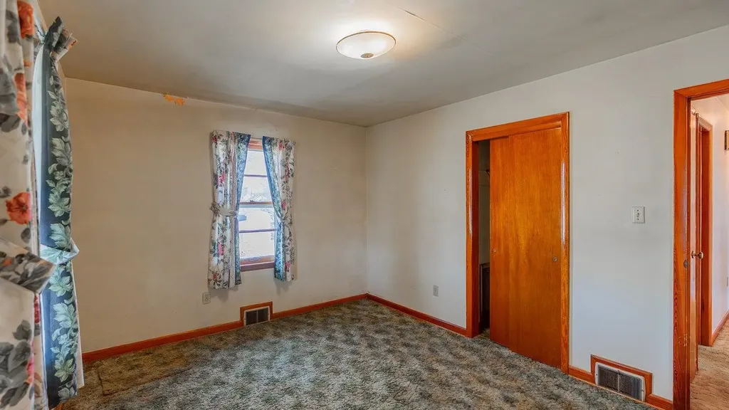 338 Fairfax Avenue Elkton VA 22827