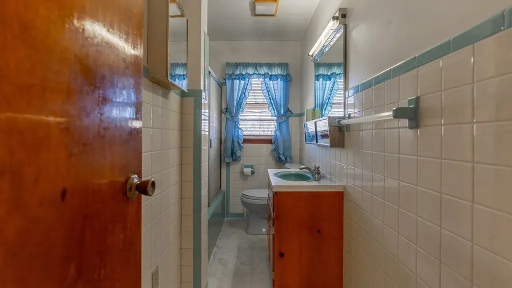 338 Fairfax Avenue Elkton VA 22827