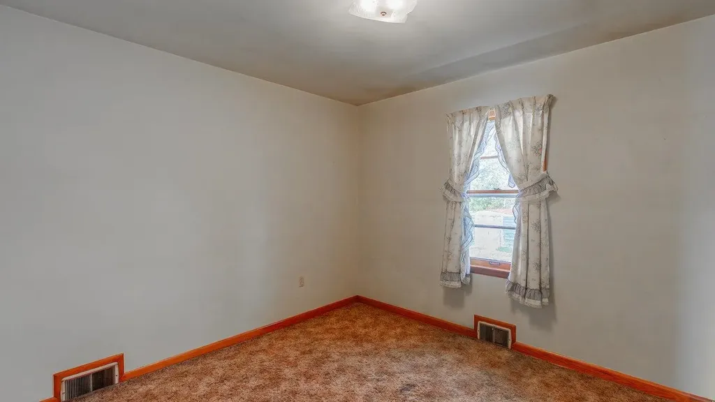 338 Fairfax Avenue Elkton VA 22827