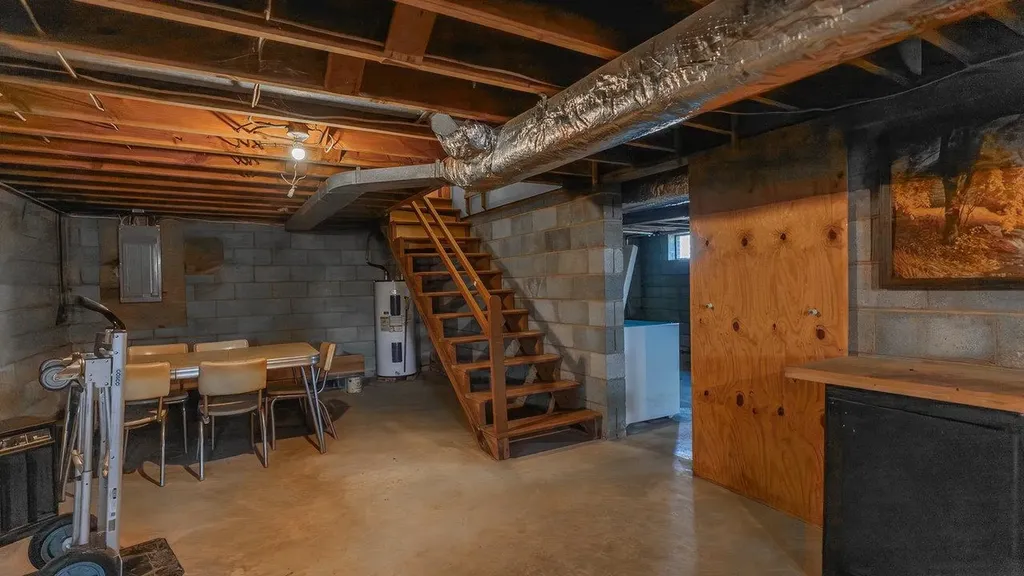 338 Fairfax Avenue Elkton VA 22827