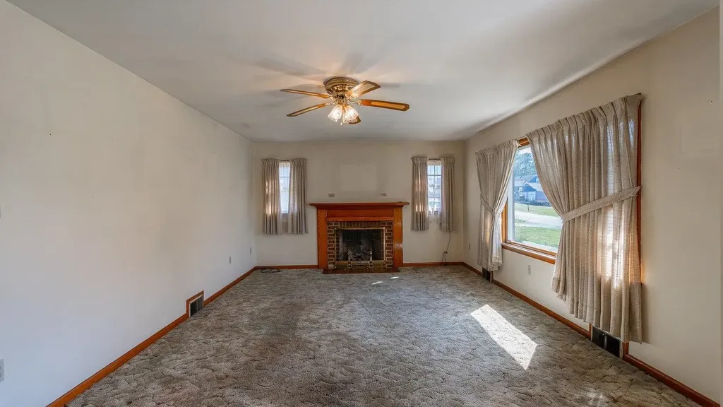 338 Fairfax Avenue Elkton VA 22827