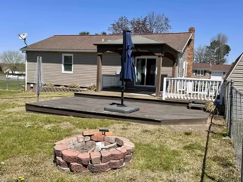 607 18th Street Grottoes VA 24441