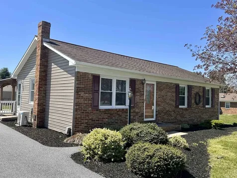 607 18th Street Grottoes VA 24441