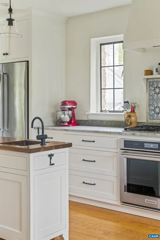 1917 Thomson Road Charlottesville VA 22903