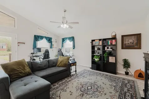 809 8th Street Shenandoah VA 22849