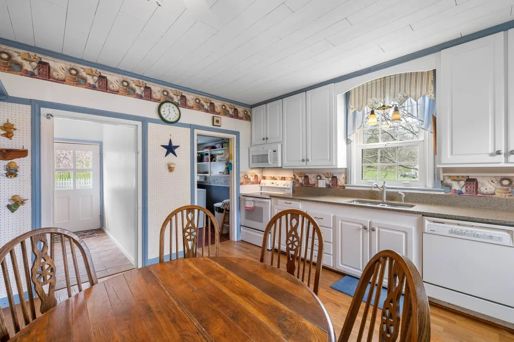 812 Vinegar Hill Road Churchville VA 24421