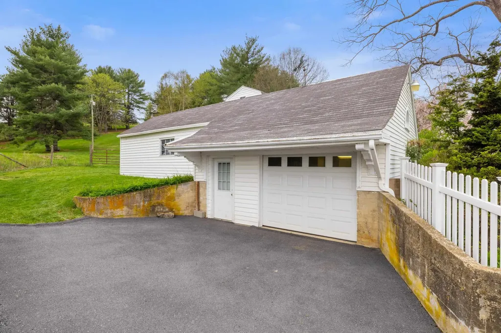 812 Vinegar Hill Road Churchville VA 24421