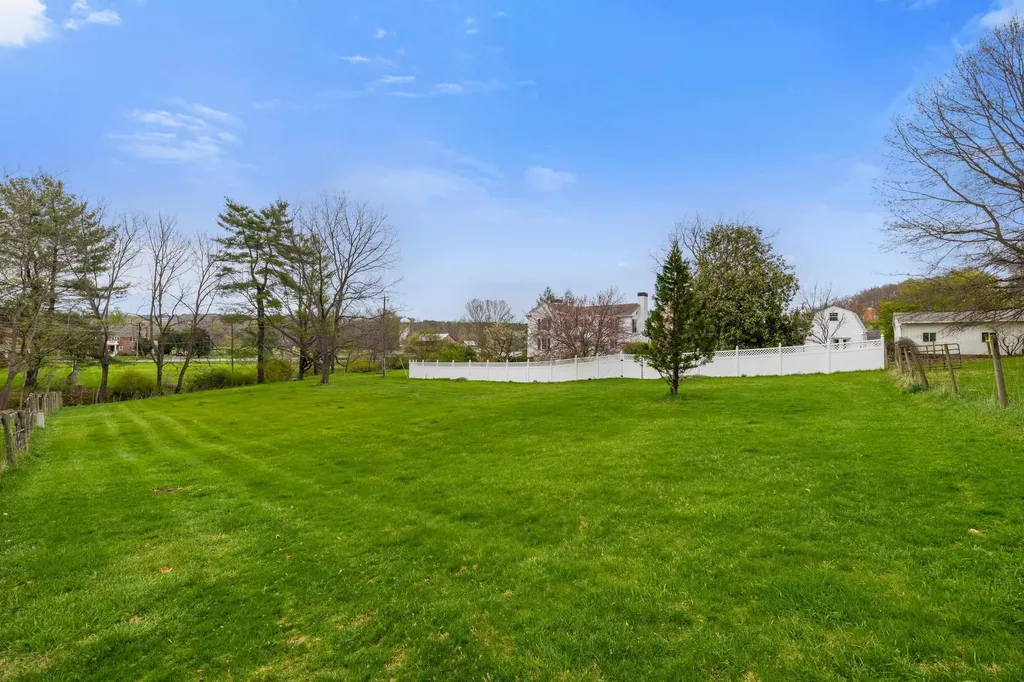 812 Vinegar Hill Road Churchville VA 24421