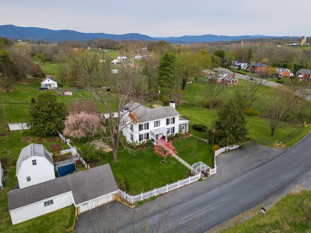 812 Vinegar Hill Road Churchville VA 24421