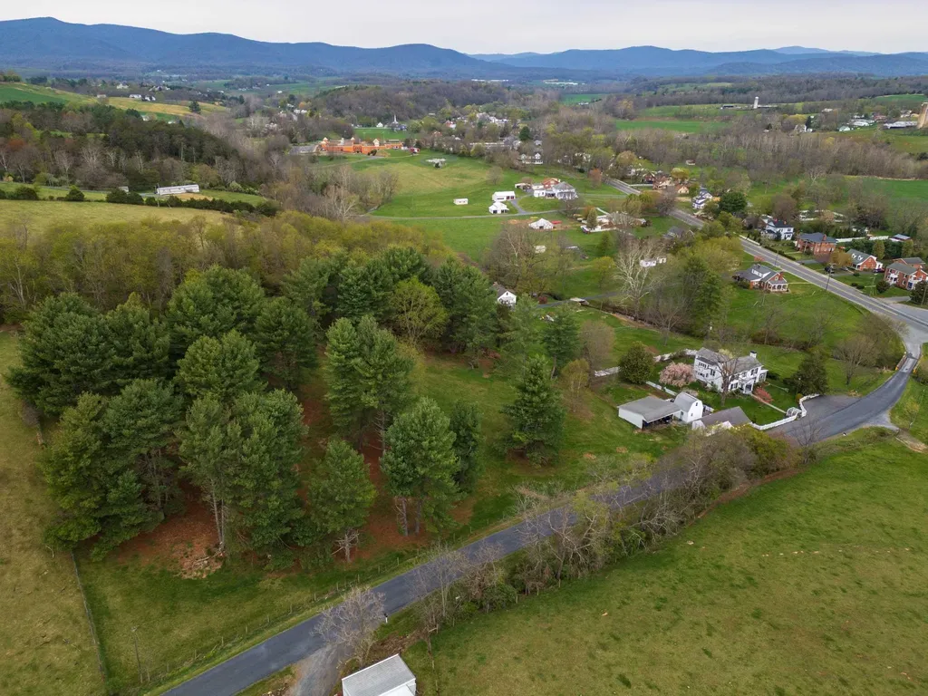 812 Vinegar Hill Road Churchville VA 24421