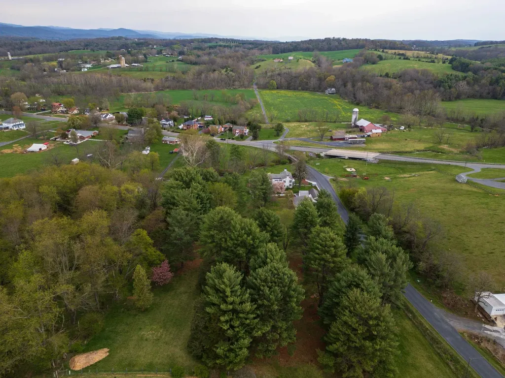 812 Vinegar Hill Road Churchville VA 24421