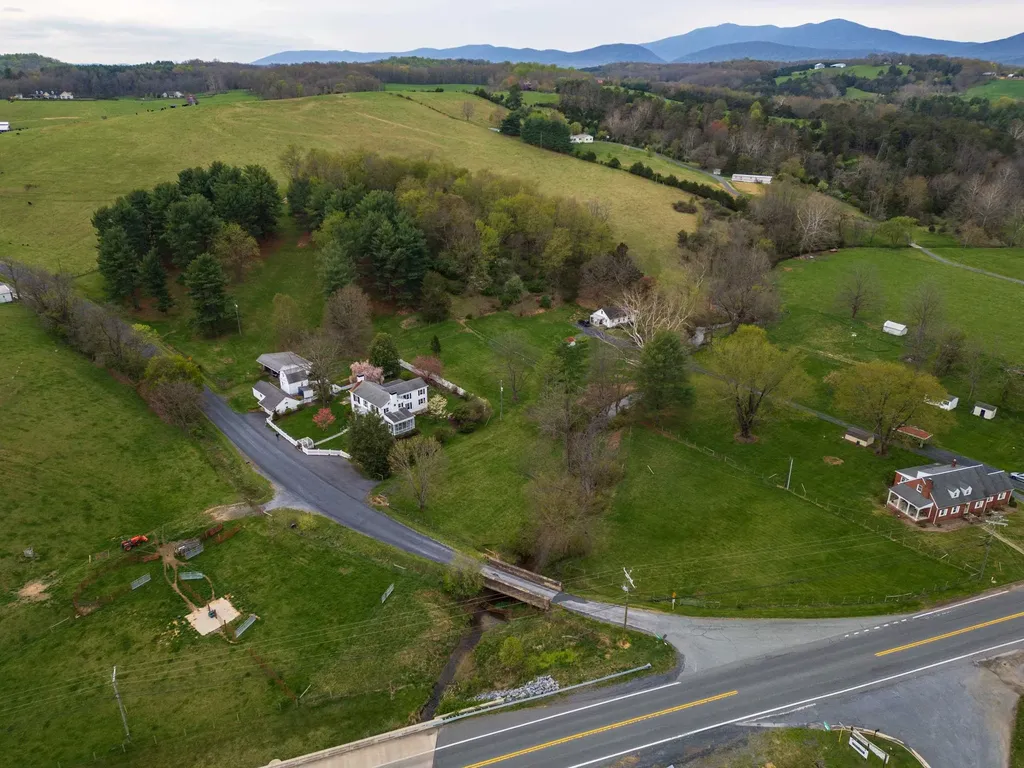 812 Vinegar Hill Road Churchville VA 24421