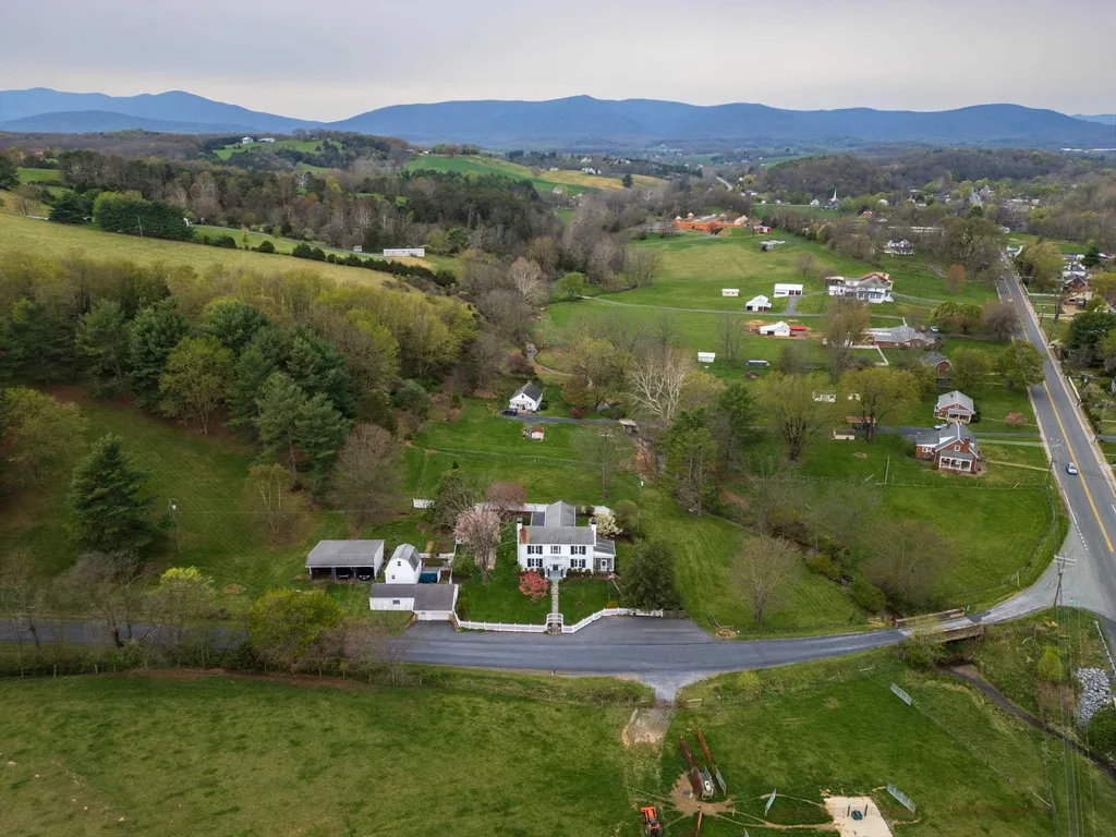 812 Vinegar Hill Road Churchville VA 24421