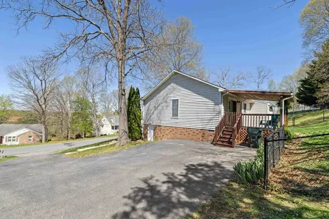 76 Gish Lane Staunton VA 24401