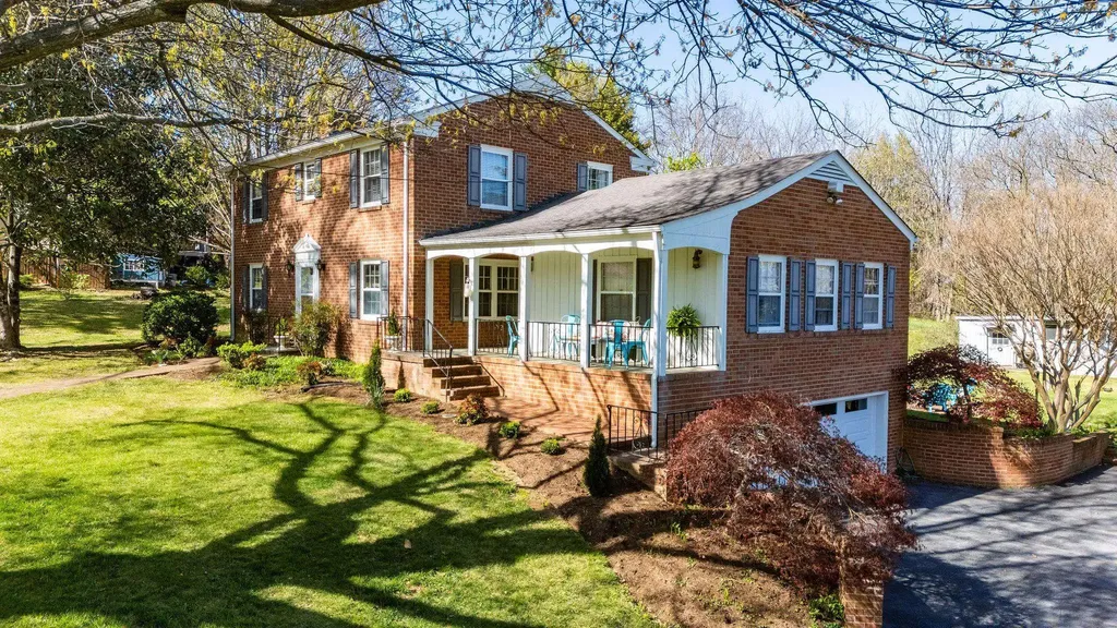 225 Taylor Street Staunton VA 24401