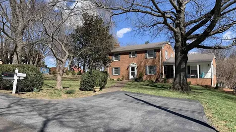 225 Taylor Street Staunton VA 24401