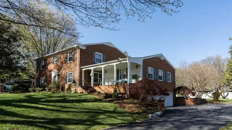 225 Taylor Street Staunton VA 24401
