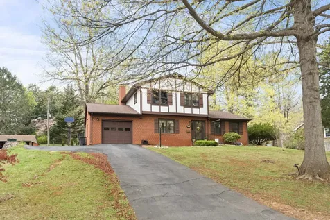 50 Woodland Drive Staunton VA 24401